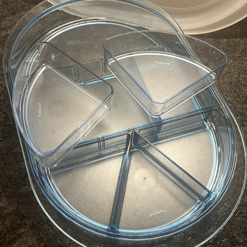 vintage Tupperware divided dish Believed to be new without tags.